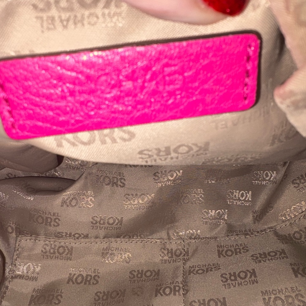 Michael Kors Pink Fulton hobo bag w/ pebbled leather & gold-tone hardware. - Picture 10 of 11